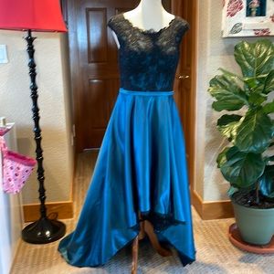 Beautiful, never been worn, high low dress! Great for mother of the bride/groom!